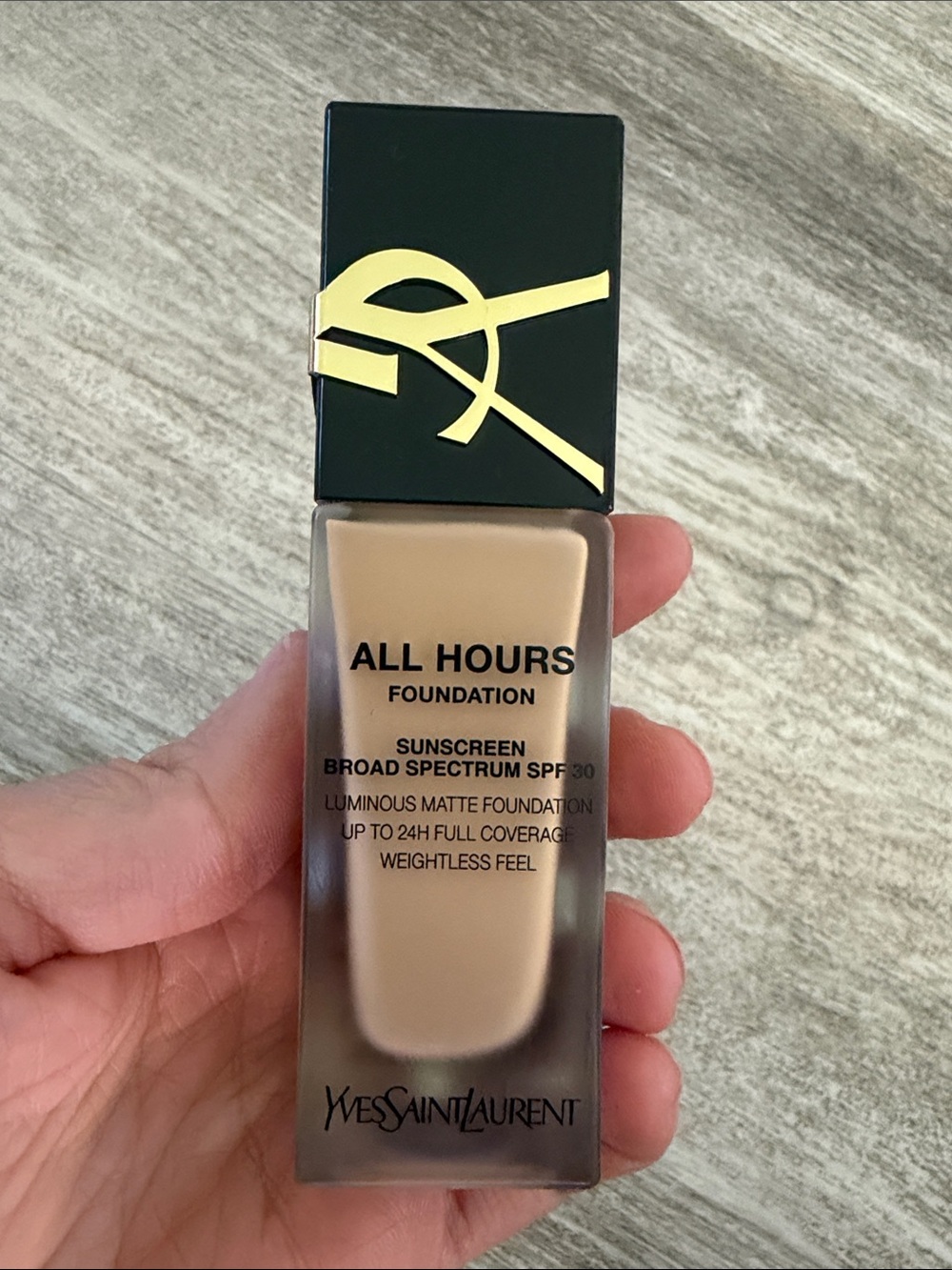 Yves Saint Laurent All Hours Foundation - ln9